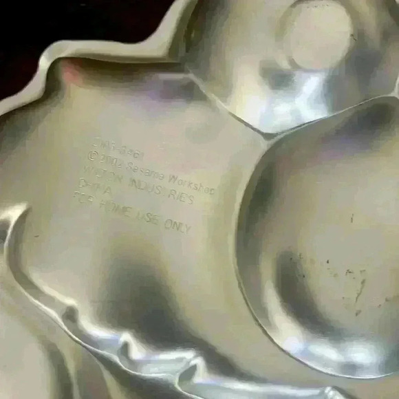 Elmo Face Wilton Aluminum Cake Pan Retired 2002 Sesame Street - Picture 3 of 3